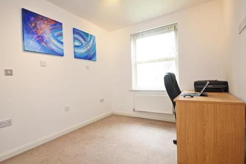 5 Meadowbank Close, Isleworth, TW7 4FB