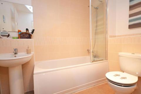 5 Meadowbank Close, Isleworth, TW7 4FB