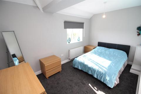 18 Beechen Drive, Bristol, BS16 4DG