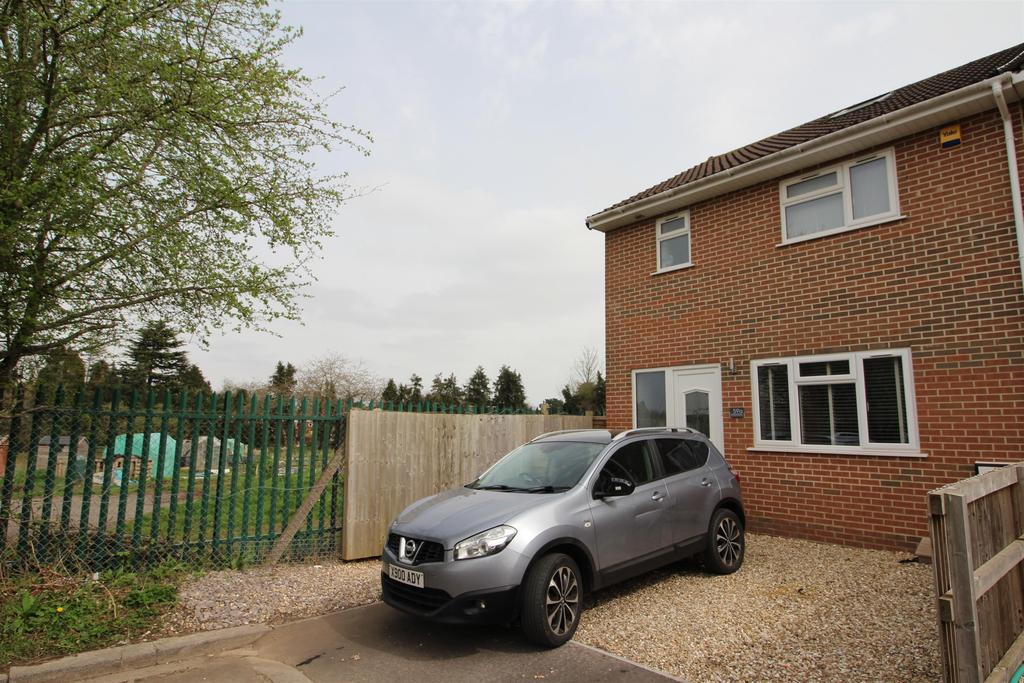 Pendock Road, Oldbury Court, Bristol, BS16 2PW 3 bed end of terrace