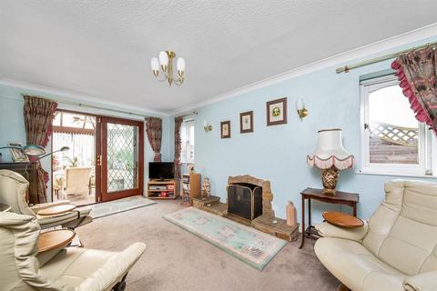 15 Arthington Lawns, Pool In Wharfedale, Otley, LS21 1QN