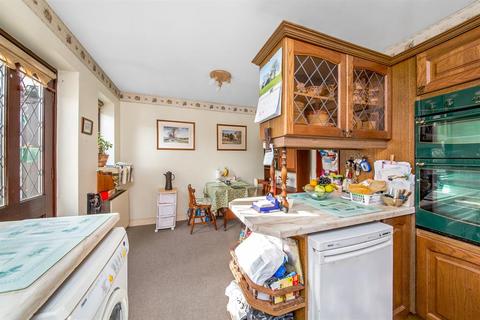 15 Arthington Lawns, Pool In Wharfedale, Otley, LS21 1QN