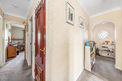 15 Arthington Lawns, Pool In Wharfedale, Otley, LS21 1QN