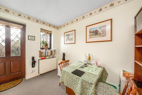 15 Arthington Lawns, Pool In Wharfedale, Otley, LS21 1QN