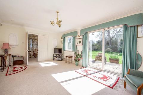 8 Gorselands, Emmer Green, Reading, RG4 8QZ