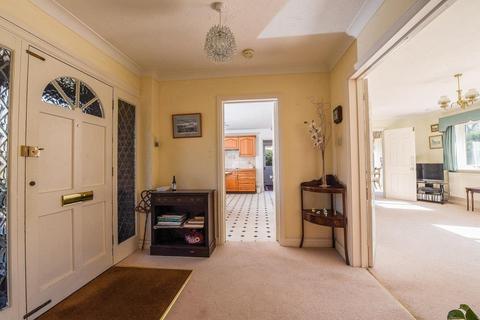 8 Gorselands, Emmer Green, Reading, RG4 8QZ