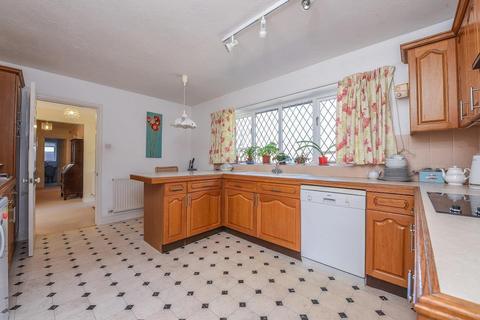 8 Gorselands, Emmer Green, Reading, RG4 8QZ