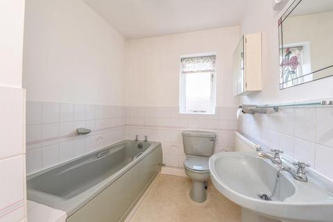 8 Gorselands, Emmer Green, Reading, RG4 8QZ