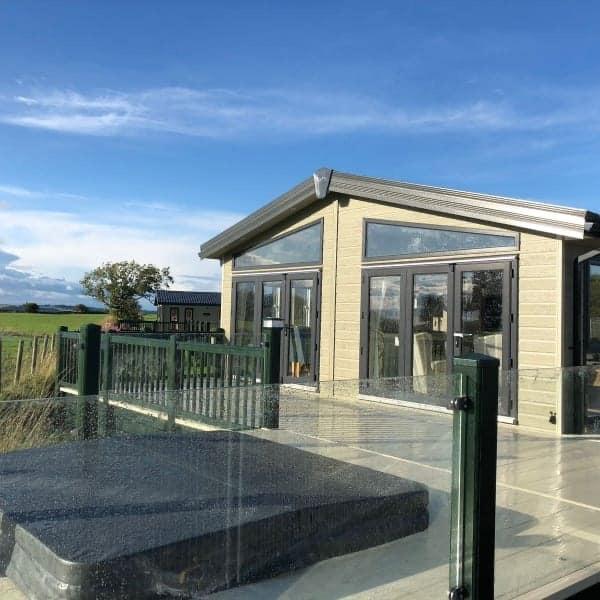 Newton Upon Derwent East Riding of Yorkshire 2 bed lodge for sale £