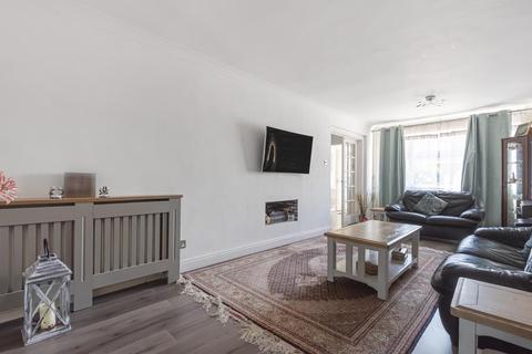 6 Copthorne Drive, Lightwater, GU18 5TE