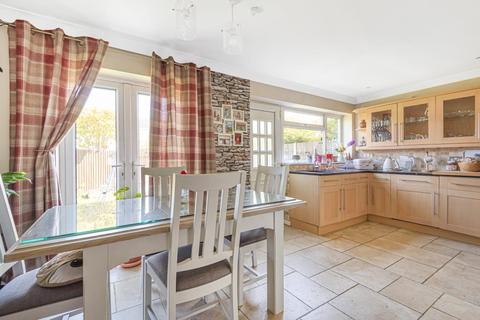 6 Copthorne Drive, Lightwater, GU18 5TE