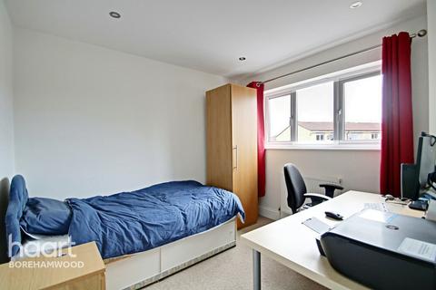 18 Coopers Crescent, Borehamwood, WD6 5RF
