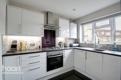 18 Coopers Crescent, Borehamwood, WD6 5RF