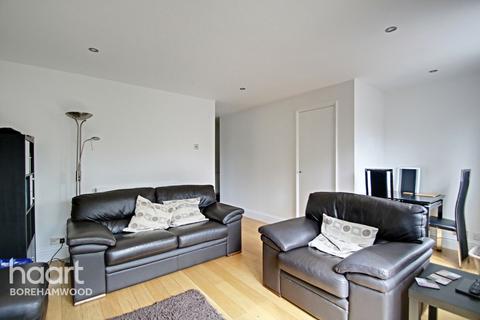 18 Coopers Crescent, Borehamwood, WD6 5RF