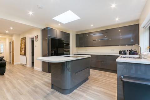 24 Sutton Close, Pinner, HA5 2JX
