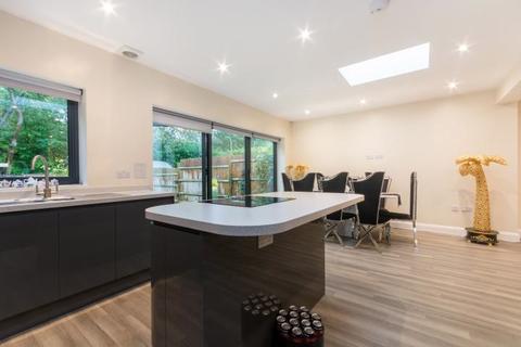 24 Sutton Close, Pinner, HA5 2JX