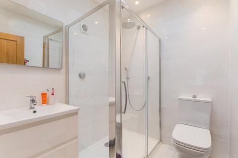24 Sutton Close, Pinner, HA5 2JX