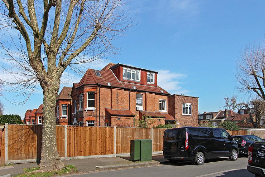 Queens Walk, Ealing, W5 2 bed flat £425,000
