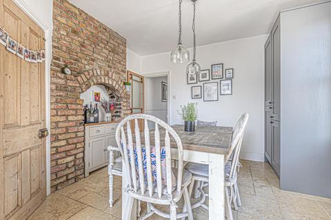 66 Bickersteth Road, London, SW17 9SQ