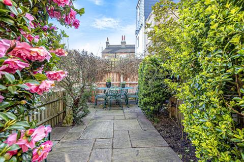 66 Bickersteth Road, London, SW17 9SQ