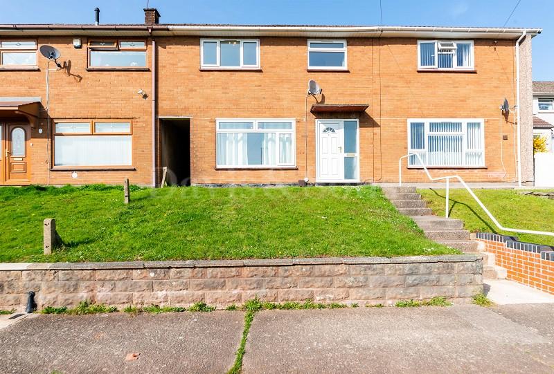 Elm Drive, Risca, Newport. NP11 3 bed terraced house £148,000