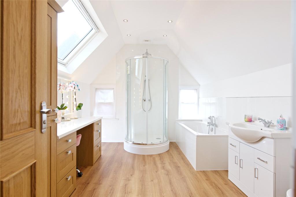 2nd Floor Bathroom