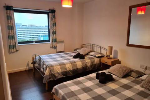 2 bedroom apartment to rent, Leeds Street, Liverpool