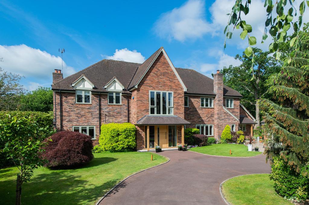 Old Warwick Road, Lapworth, Solihull, Warwickshire, B94 5 bed village