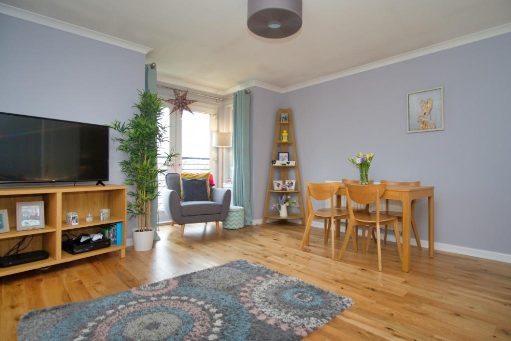 Fersit Court, Flat 2/1, Newlands, Glasgow, G43 2XL 2 bed flat £140,000