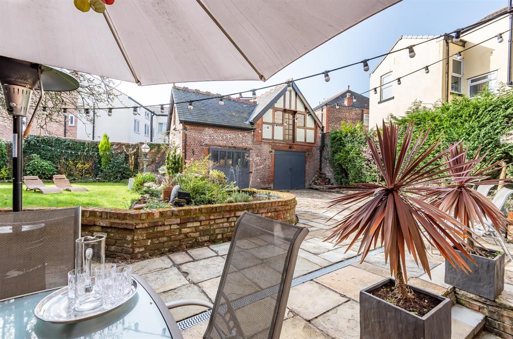 Half Edge Lane, Eccles, Manchester, M30 9GJ 6 bed detached house £
