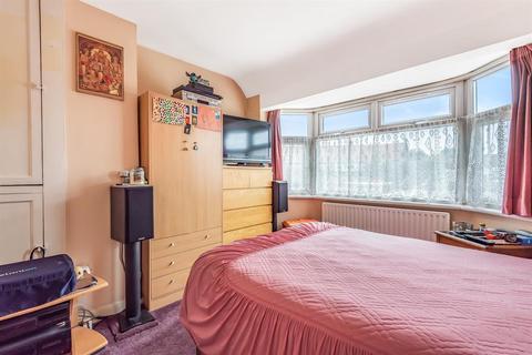 50 Glamis Crescent, Hayes, UB3 1QB