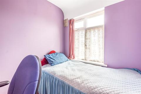 50 Glamis Crescent, Hayes, UB3 1QB