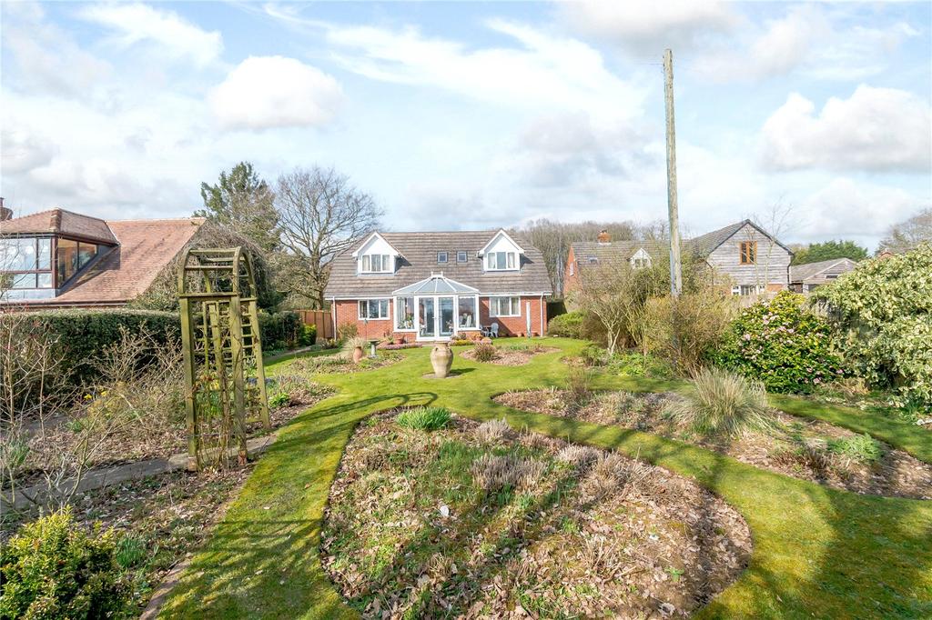 Edwyn Ralph, Bromyard, Herefordshire... 4 bed bungalow £470,000