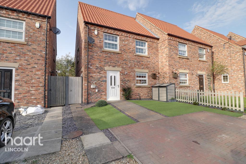 Skayman Fields, Carlton Le Moorland 4 bed semidetached house £280,000