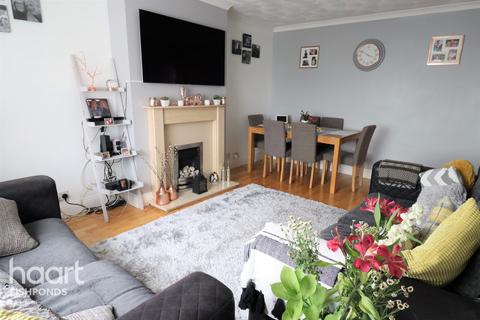 5 Chesham Way, Bristol, BS15 1UF
