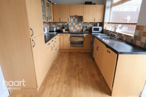 5 Chesham Way, Bristol, BS15 1UF