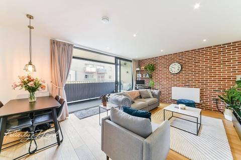 Flat 4, 31 Douro Street, London, E3 2TS