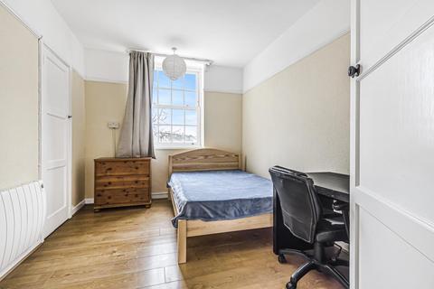 79 Aspen Gardens, London, W6 9JE