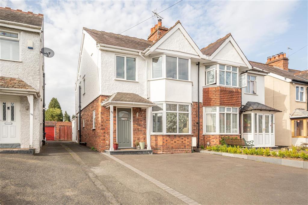 Bridgnorth Road, Wollaston, DY8 3PA 3 bed semidetached house £290,000