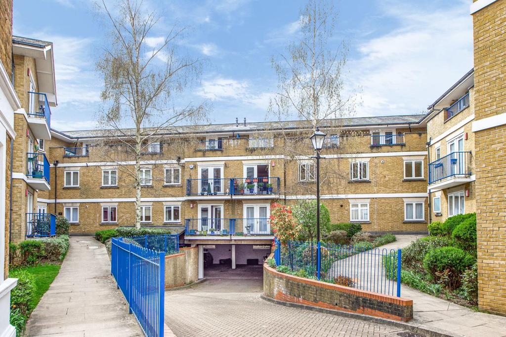 Hill House Mews, Bromley 2 bed flat £400,000