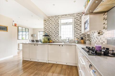 17 Edgebury, Chislehurst, BR7 6JL