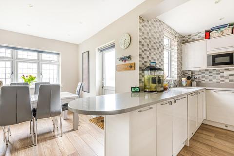 17 Edgebury, Chislehurst, BR7 6JL