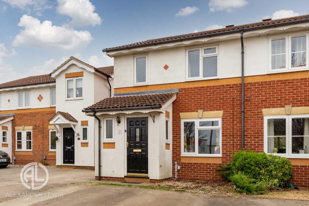 Sale Drive, Baldock, SG7 6NS 3 bed end of terrace house £325,000