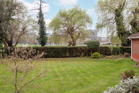 24 Tamesis Place, Caversham, Reading, RG4 8ET