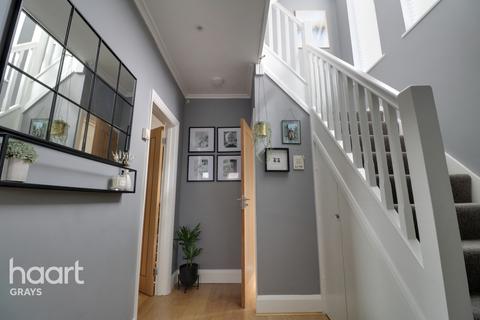 80d Blackshots Lane, Grays, RM16 2JX