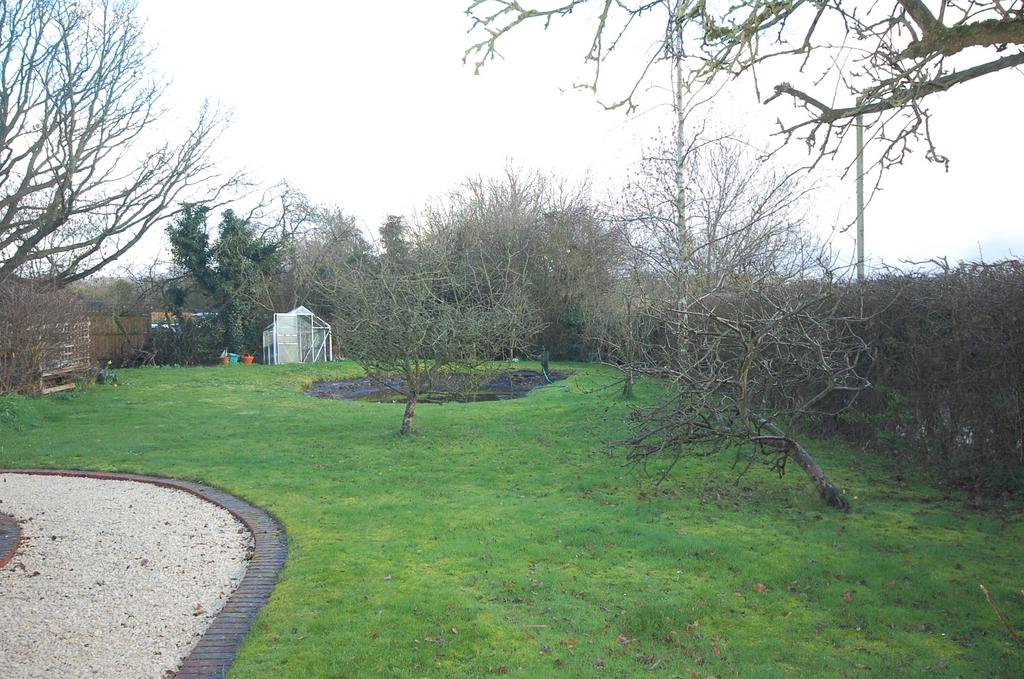 Garden To The Front Aspect