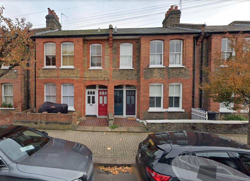 Emu Road, London, Battersea, SW8 2 bed ground floor £1,895