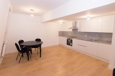 3 bedroom flat to rent, Caledonian Road, Kings Cross N1