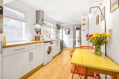 Flat 2, 30 Burford Road, London, SE6 4DE