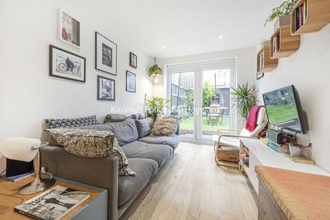 Flat 2, 30 Burford Road, London, SE6 4DE